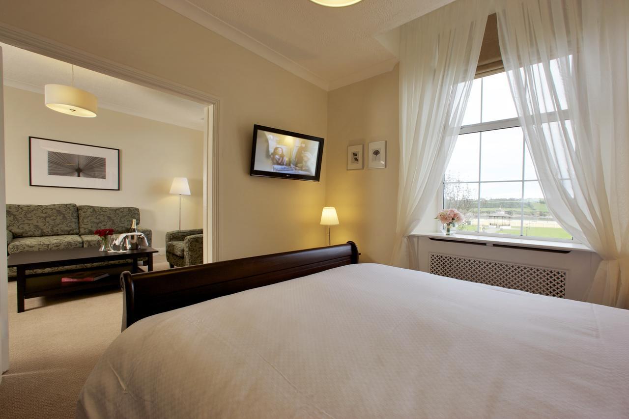 Walter Raleigh Hotel ยอล ภายนอก รูปภาพ